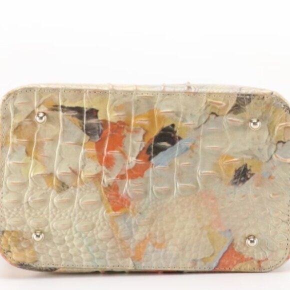 Brahmin Amelia Two-Way Bucket Bag in Oasis Melbourne Croc Embossed Leather - Picture 4 of 9